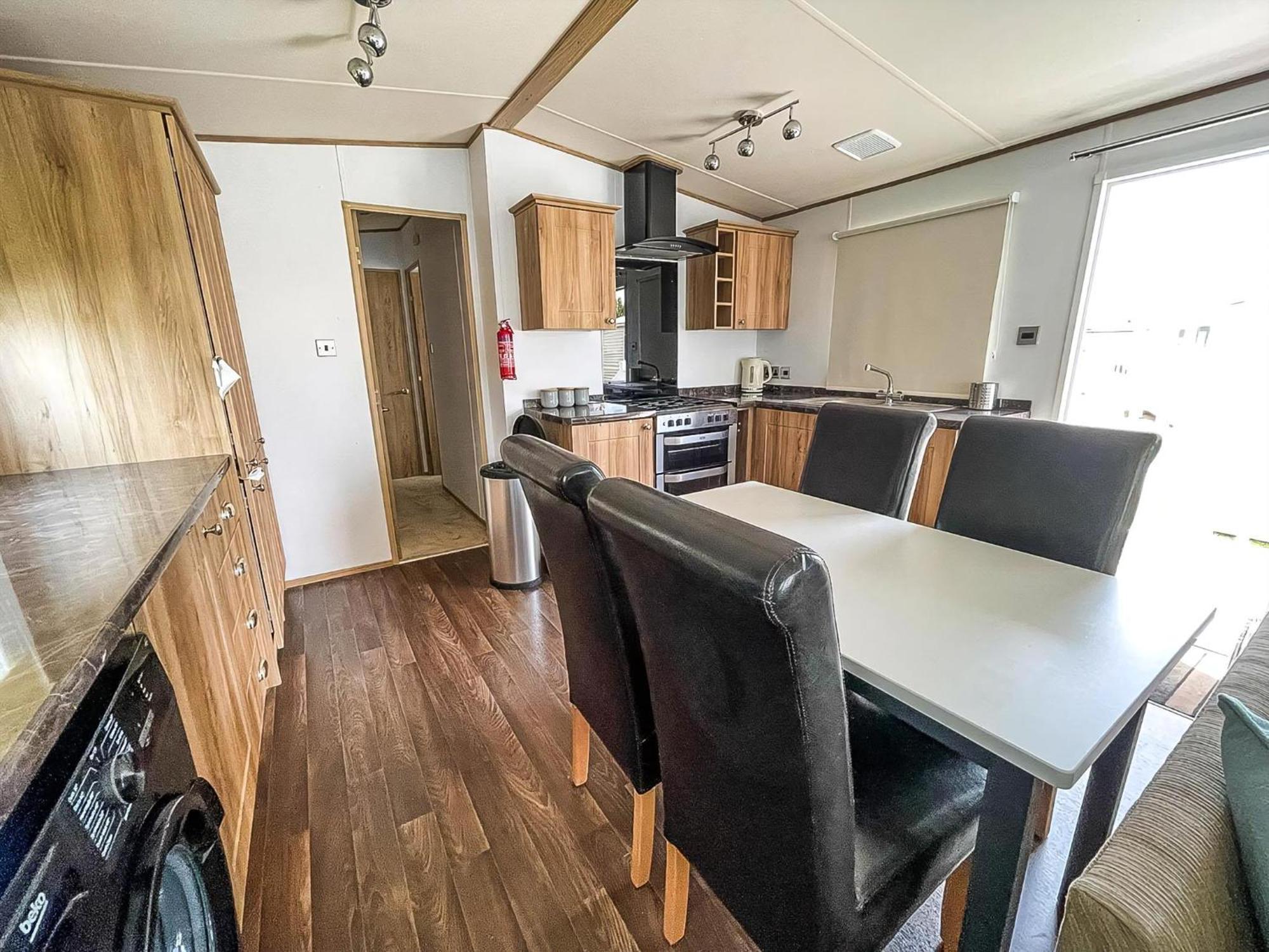 Beautiful Caravan With Decking At Carlton Meres Holiday Park, Suffolk Ref 60022M サックスマンダム エクステリア 写真
