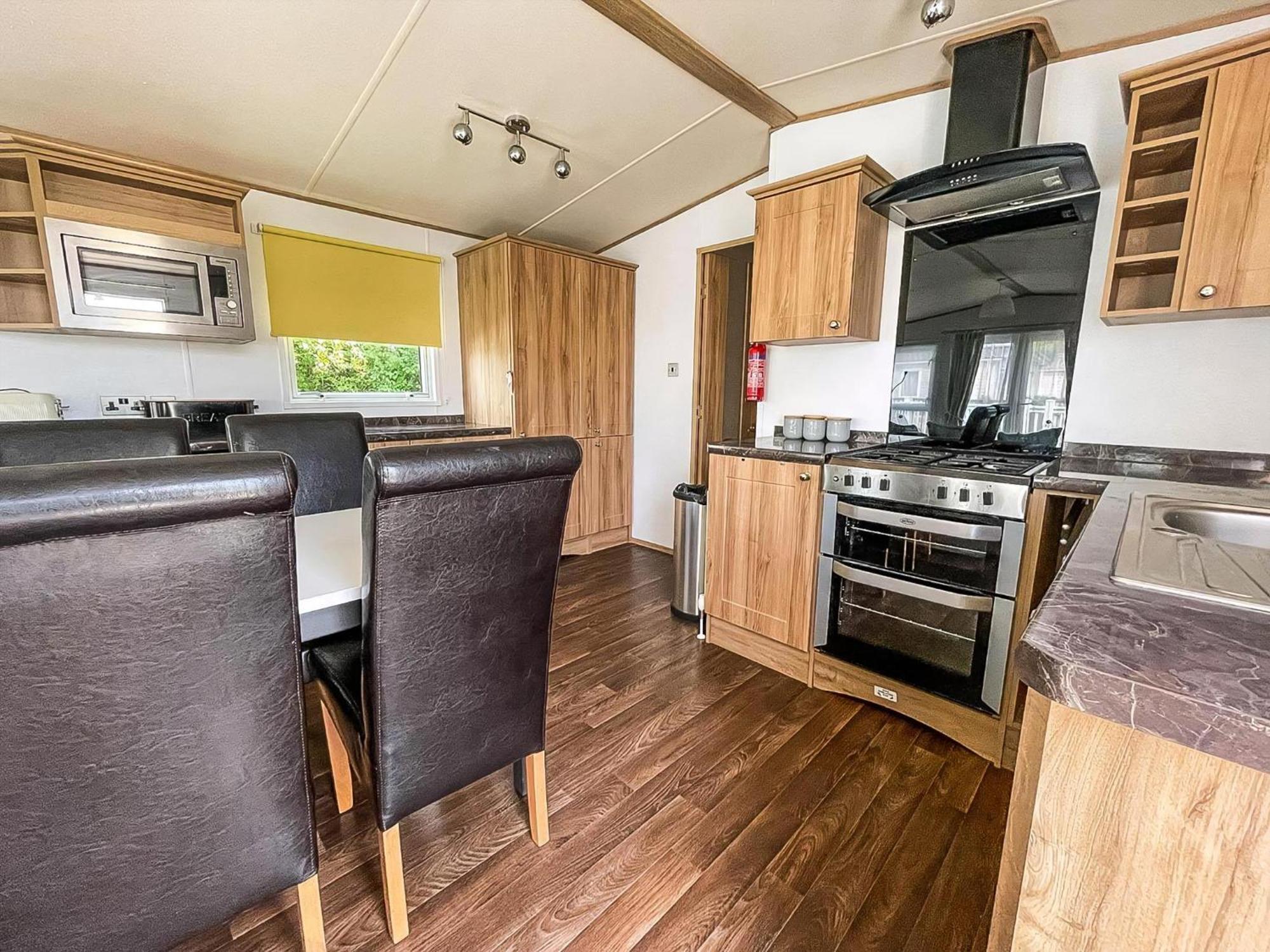 Beautiful Caravan With Decking At Carlton Meres Holiday Park, Suffolk Ref 60022M サックスマンダム エクステリア 写真