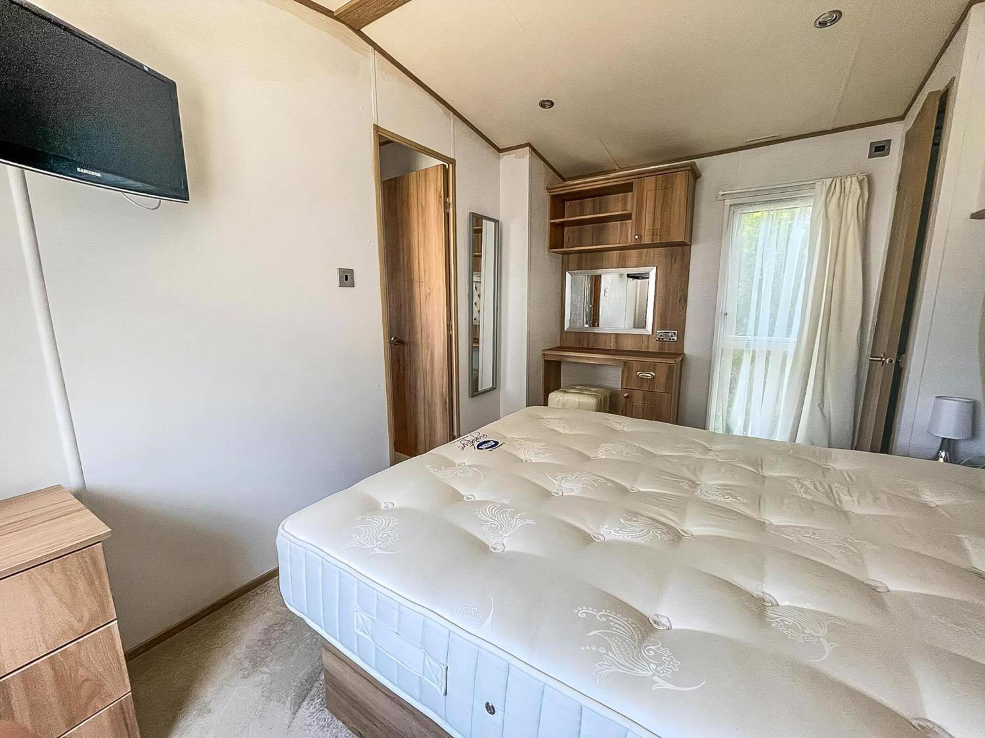 Beautiful Caravan With Decking At Carlton Meres Holiday Park, Suffolk Ref 60022M サックスマンダム エクステリア 写真